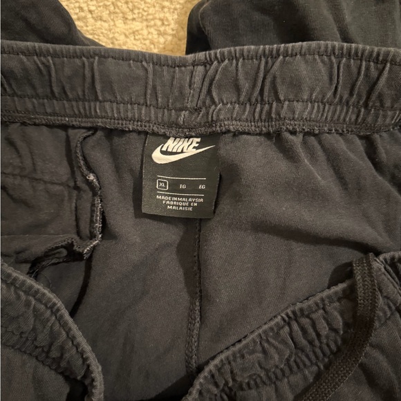 Nike Men's Black Athletic Jogger Pants with Logo - Picture 3 of 5